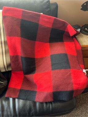 Old Navy Red and Black Buffalo Plaid Fleece Throw